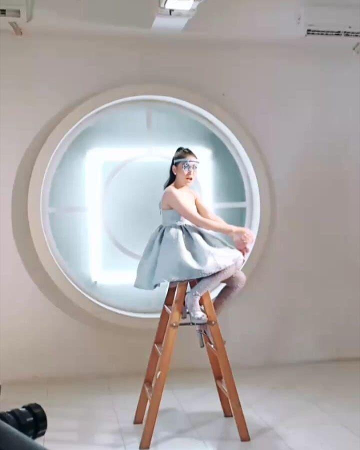 10 Potret Ayu Ting Ting Syuting Video Klip Baru, Hits Abis