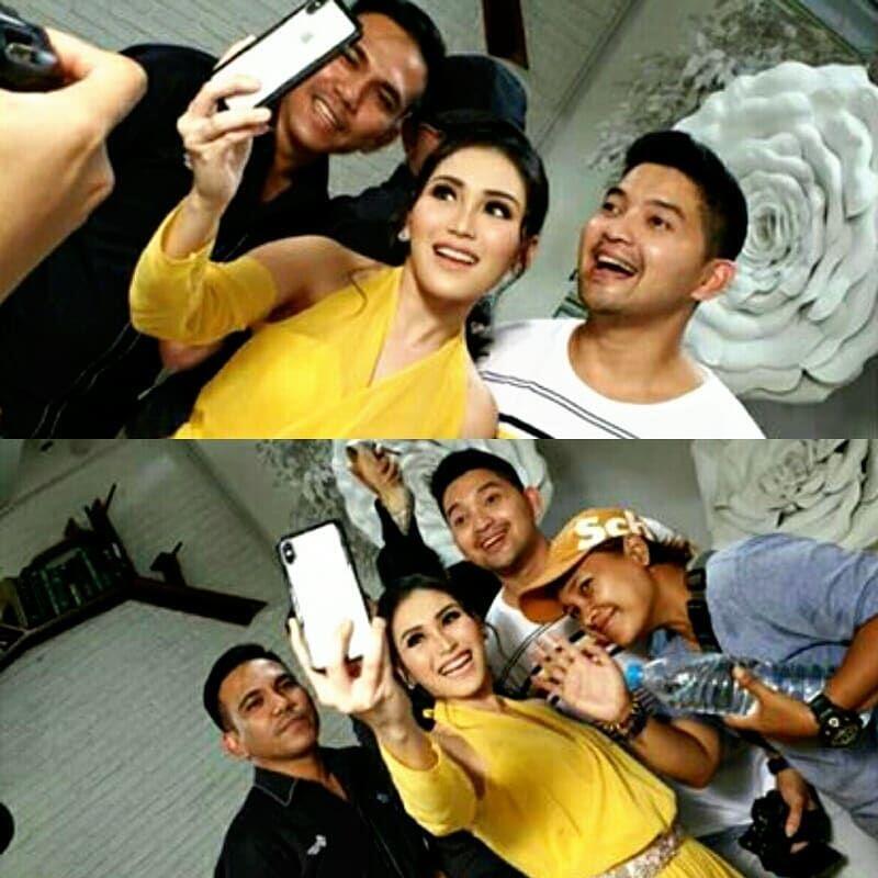 10 Potret Ayu Ting Ting Syuting Video Klip Baru, Hits Abis