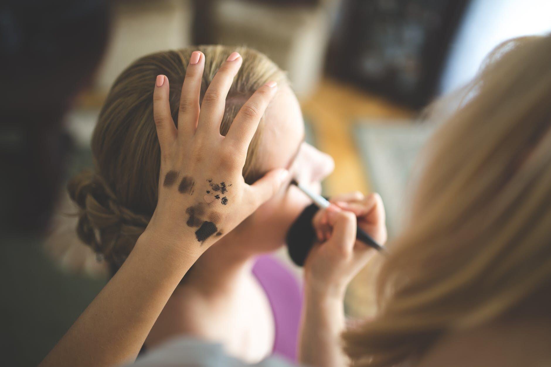 7 Macam Tipe Cewek Berdasarkan Kebutuhan Mereka Terhadap Makeup