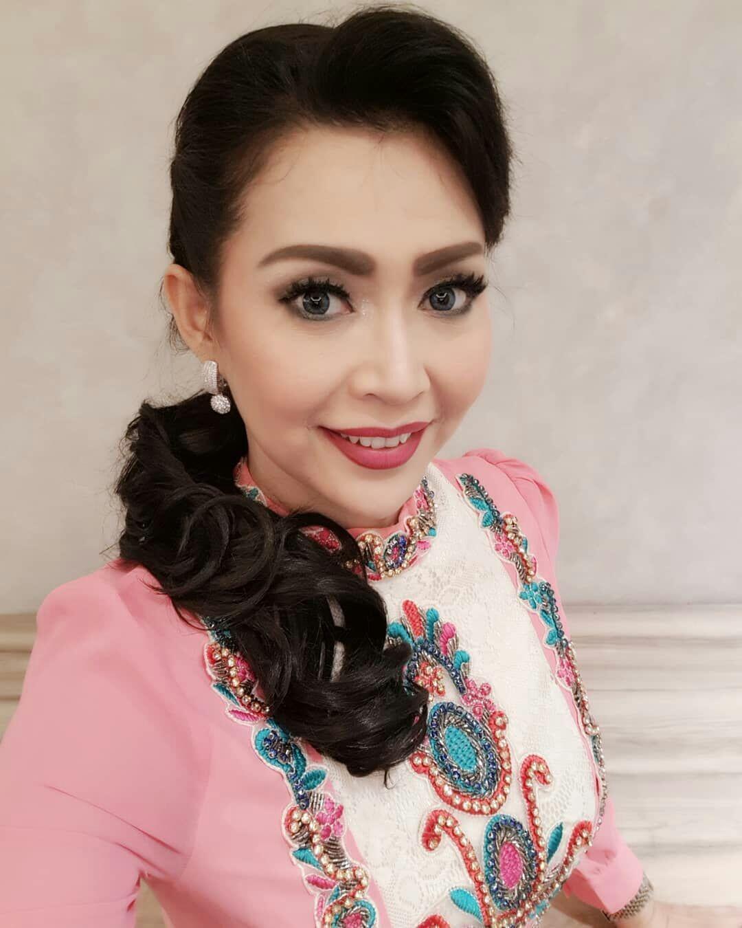 Punya Indera Keenam, 10 Artis Ini Konon Bisa Rasakan Makhluk Halus