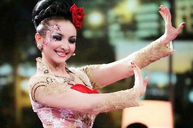 Punya Indera Keenam, 10 Artis Ini Konon Bisa Rasakan Makhluk Halus