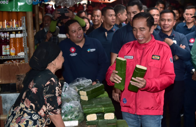 Jokowi Blusukan Lagi ke Pasar Tradisional, Begini Kata Sandiaga