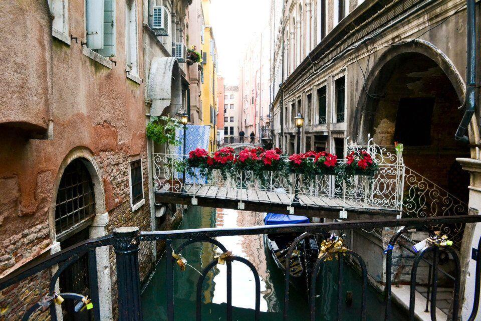 Denda Tak Seromantis Kotanya, Jangan Lakukan 8 Hal Ini Di Venesia