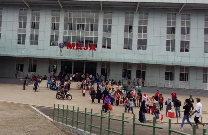 Jangan Berharap Bisa Beli Minuman di Stasiun Maja