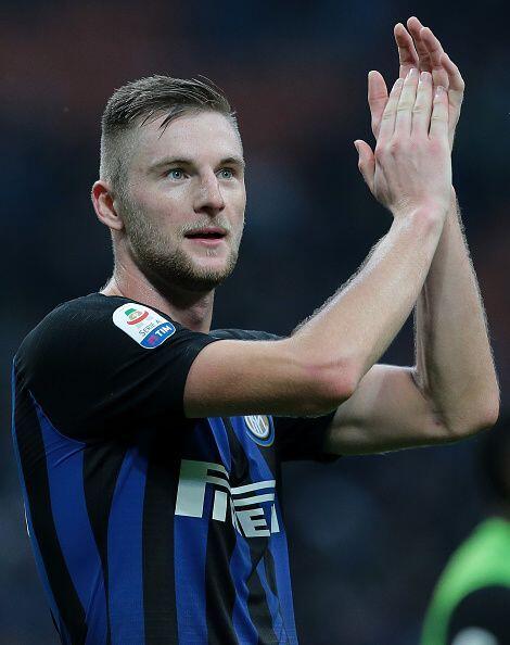 Bek-Bek yang Bisa Diburu Manchester United di Bulan Januari