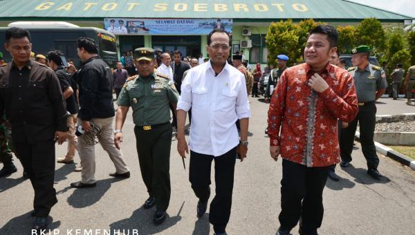 Pastikan Stok Pangan Aman, Mentan : Tidak Ada Alasan Harga Beras Naik