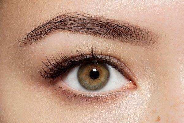 Girls, Ini Lho 5 Fungsi Lain dari Eyeshadow yang Harus Kamu Coba