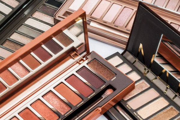 Girls, Ini Lho 5 Fungsi Lain dari Eyeshadow yang Harus Kamu Coba