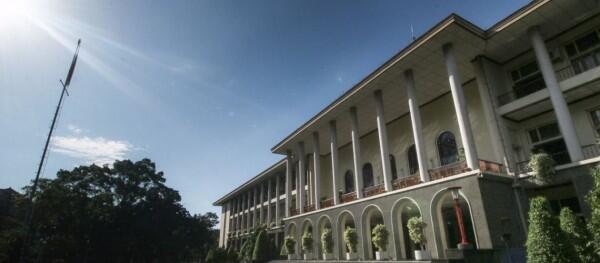 Mahasiswa Tiup Peluit Simbolkan UGM Darurat Kekerasan Seksual