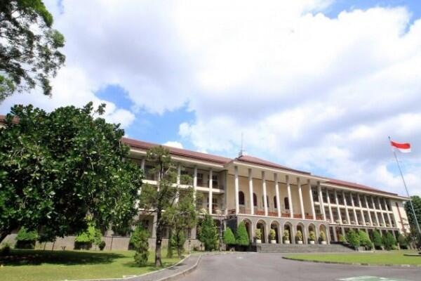 Mahasiswa Tiup Peluit Simbolkan UGM Darurat Kekerasan Seksual