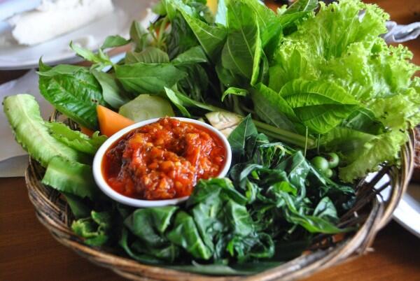 7 Makanan Enak yang Cocok dengan Sambel Setan, Bikin Kamu Lupa Diet