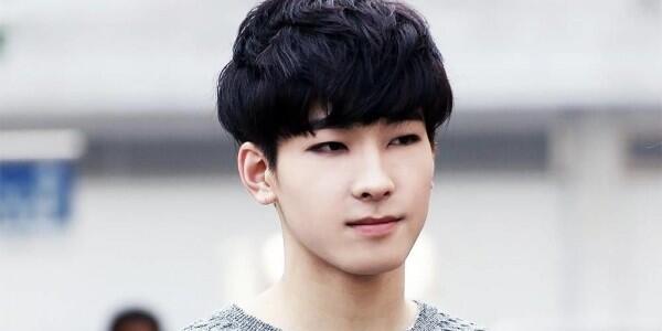 Ini Lho 6 Idol KPop dengan Suara Deep Voice Terseksi, Ada Idolamu Gak?