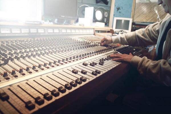 7 Software Audio Editing Terbaik yang Digunakan Para Content Creator
