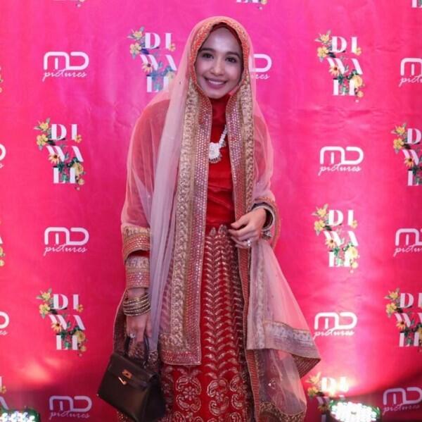 9 Pesona Paripurna Seleb Indonesia Pakai Sari, Ada Cinta Laura!