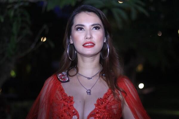 Bikin Heboh, 9 Potret Maria Ozawa Selama di Bali