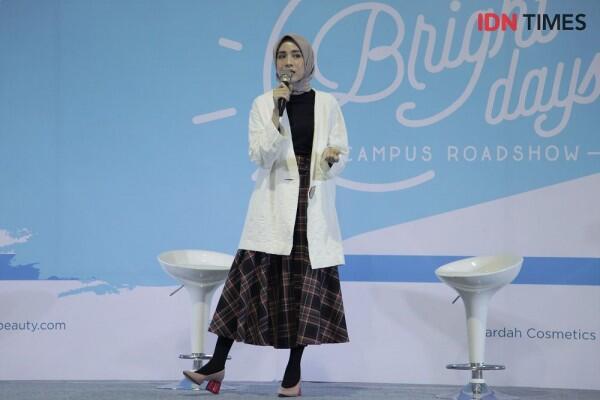 Tips Mix and Match Outfit Chic ala Influencer Hijab, Amelia Elle