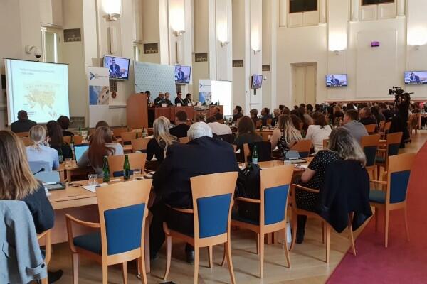 Indonesia Berbagi Pengalaman Selesaikan Konflik di Konferensi Praha