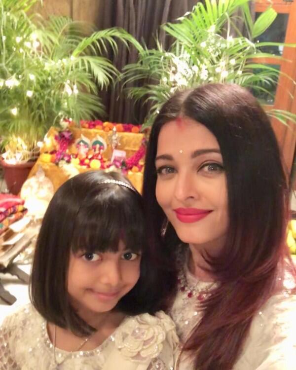 10 Momen Khidmat Diwali Keluarga Aishwarya Rai - Amitabh Bachchan