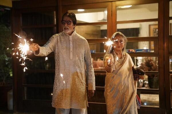 10 Momen Khidmat Diwali Keluarga Aishwarya Rai - Amitabh Bachchan