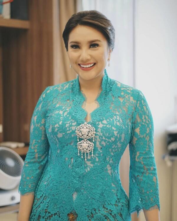 Gak Hanya Najwa Shihab, 6 Presenter Berita Cewek Ini Juga Berwibawa