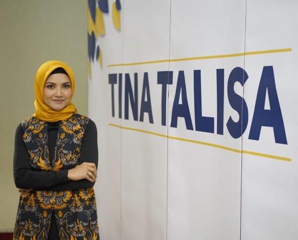 Gak Hanya Najwa Shihab, 6 Presenter Berita Cewek Ini Juga Berwibawa