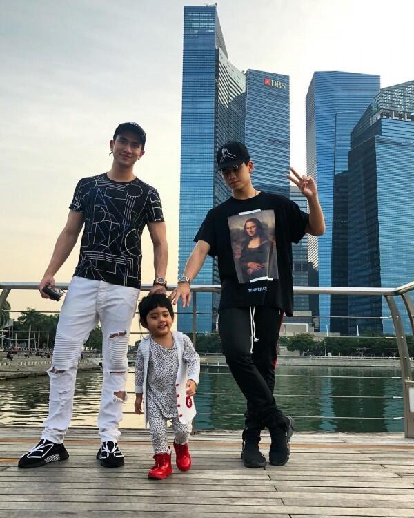 Brother Goals, 10 Potret Kompaknya Verrell Bramasta dan Athalla