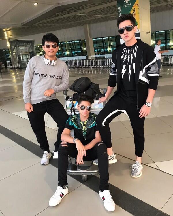 Brother Goals, 10 Potret Kompaknya Verrell Bramasta dan Athalla