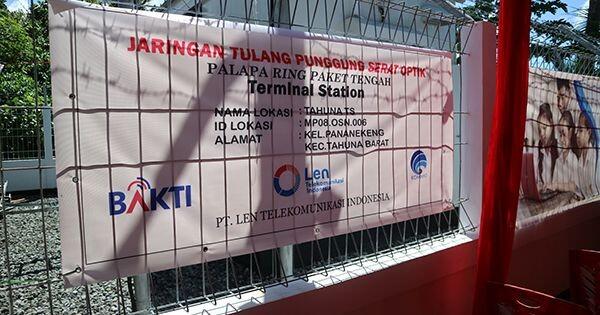 Mengejar Sinyal di Daerah Tertinggal