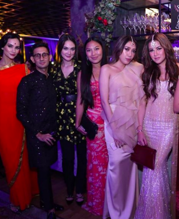 Prilly Hingga Reza Rahadian, 10 Potret Diwali Seleb Indonesia