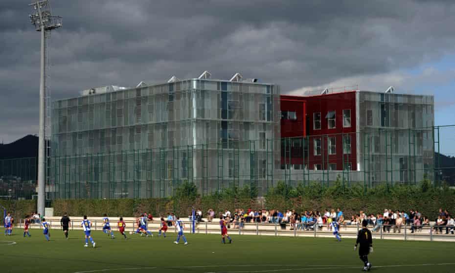 Mengulik Rahasia Dibalik Hebatnya La Masia: Revolusi &#91;atau&#93; Akademi &#91;Edisi Spesial&#93;