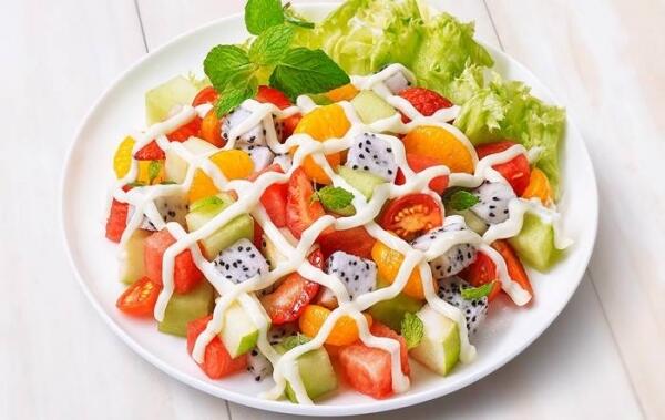 Nggak Sembarangan, Ini Buah yang Pas untuk Dijadikan Salad