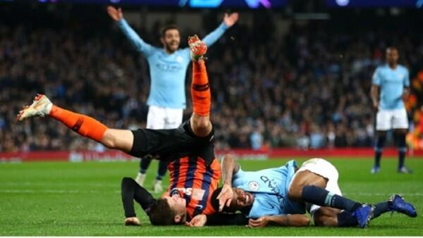 Pep Guardiola Tak Suka Gol Penalti Kontroversial Manchester City