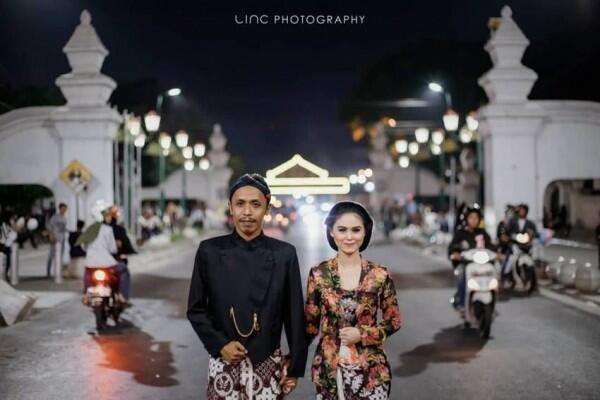 Berlokasi di Yogyakarta, Intip 9 Potret Romantis Prewed Mas Pur 'TOP'