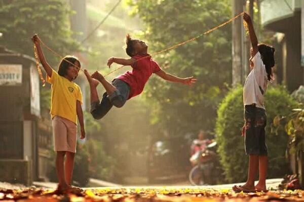 Ini Dia 7 Mainan Anak SD Tahun 2000an yang Hits Banget di Masanya