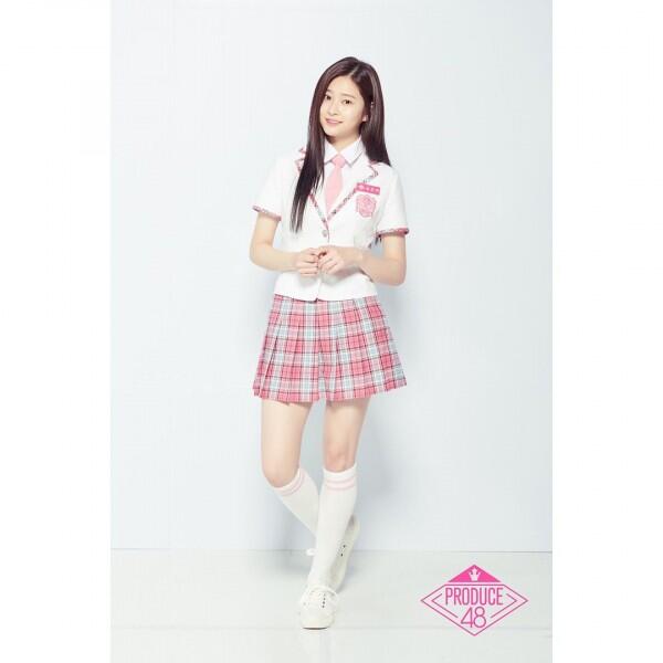 7 Potret Kim Minjoo, Visual IZ*ONE yang mirip Tzuyu Twice