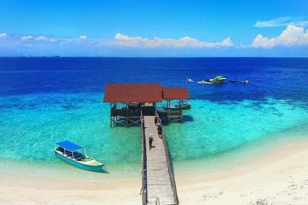 Bukan Maldives 7 Pantai Indah Ini Bisa Kamu Temui Di