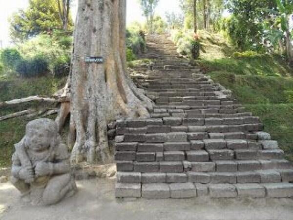 5 Wisata di Blitar yang Seru untuk Napak Tilas Zaman Kerajaan