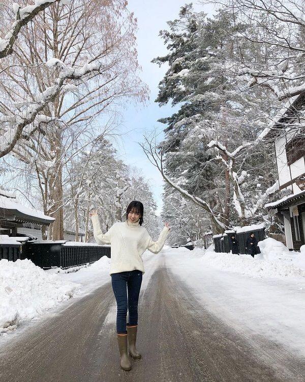 10 Outfit Jeans ala Youtuber Sunny Dahye, Bisa Jadi Inspirasi!