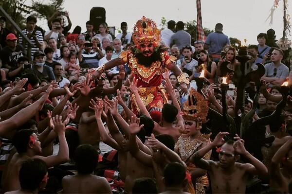5 Makna Tersembunyi Dibalik Tari Kecak, Indahnya Luar Biasa!