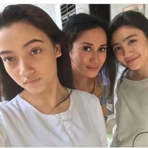 Bertabur Artis Muda, Ini 10 Potret Kedekatan Para Pemain Cinta Misteri