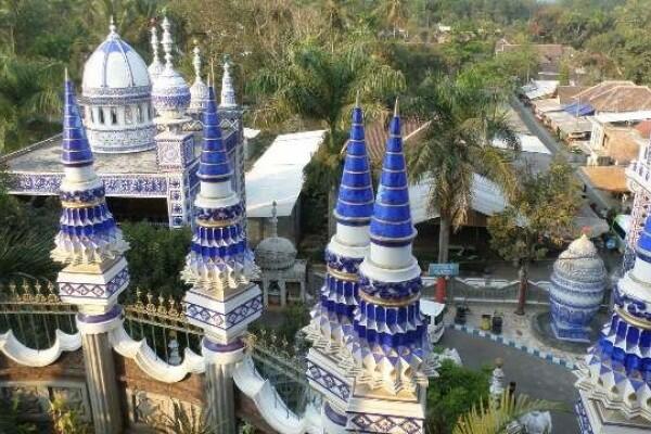Mau Berwisata Religi? 5 Tempat Ini Tersebar di Wilayah Jawa Timur Lho