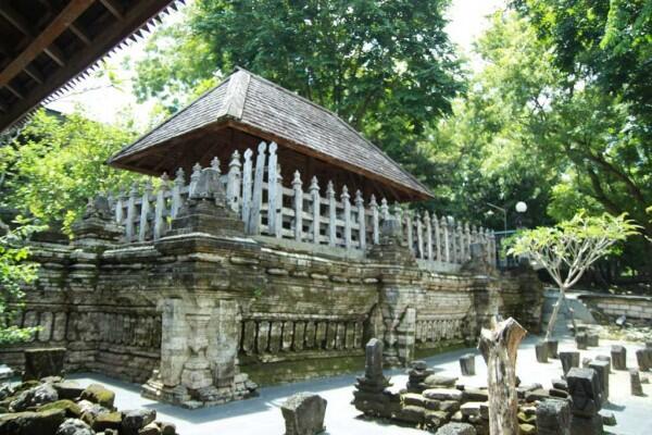 Mau Berwisata Religi? 5 Tempat Ini Tersebar di Wilayah Jawa Timur Lho