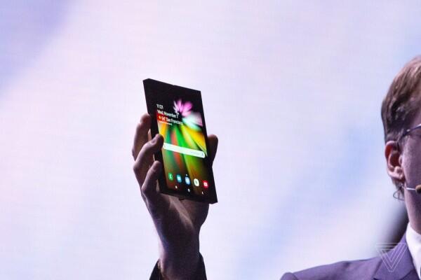Samsung Perkenalkan Inovasi Smartphone Lipat, Inilah 5 Info Tentangnya