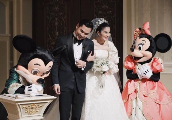 Dua Tahun Menikah, 10 Potret Perjalanan Cinta Sandra Dewi & Suami