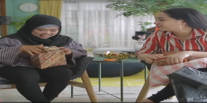 KISAH RAHMAWATY KEKEY ( BEAUTY VLOGGER ) MAKE UP MENGGUNAKAN BALON !!
