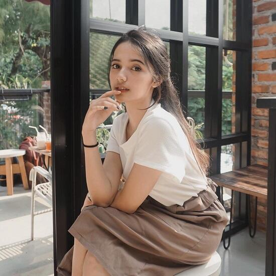 WOW !!! Inilah Selebgram Cantik Indonesia Punya, Bening !!!