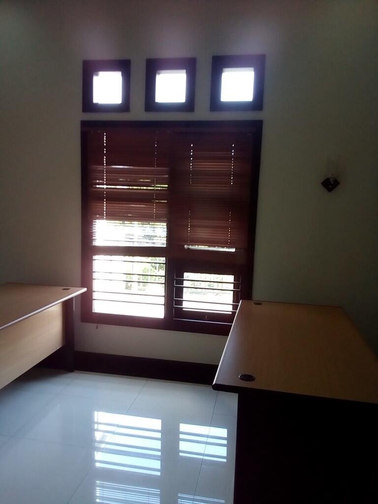 Disewakan ruang kantor murah surabaya utara
