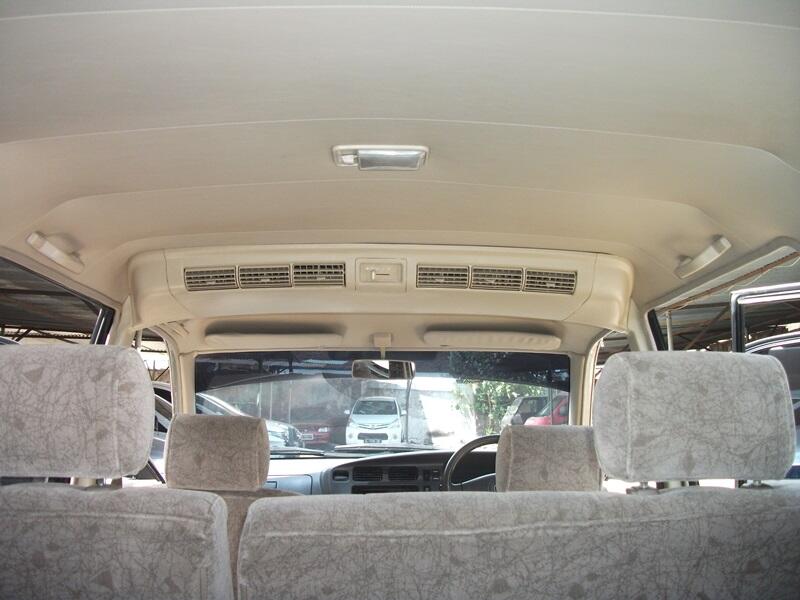Kijang Krista EFI Manual 2004 Silver Istimewa Surabaya