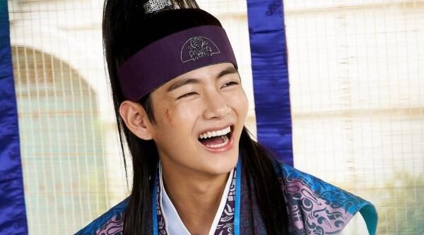 Favorit ARMY, Ini 20 Kebiasaan Taehyung alias V BTS yang Bikin Gemes