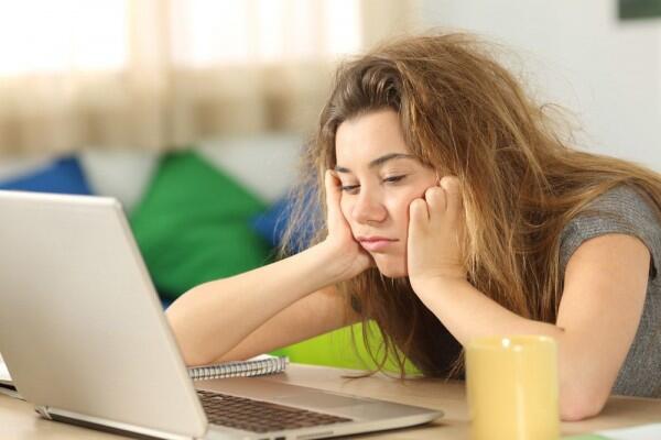 7 Hal Ini yang Sering Bikin Millennials Merasa Capek Sendiri Gak Jelas